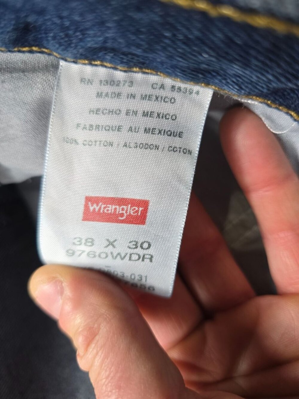 Wrangler Mens Blue Denim Jeans Size 38 X 30 Relaxed Fit 100% Cotton - Picture 2 of 6